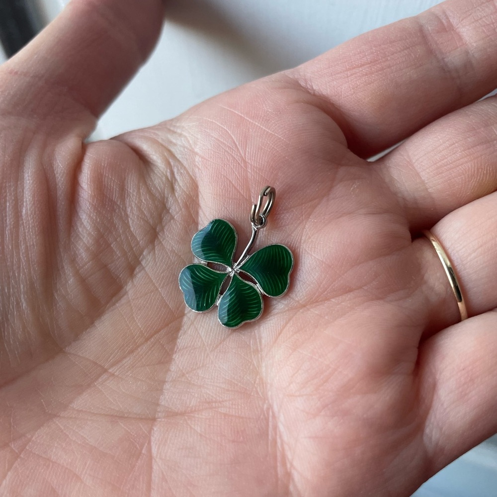 Vintage Four Leaf Clover Charm / Pendant